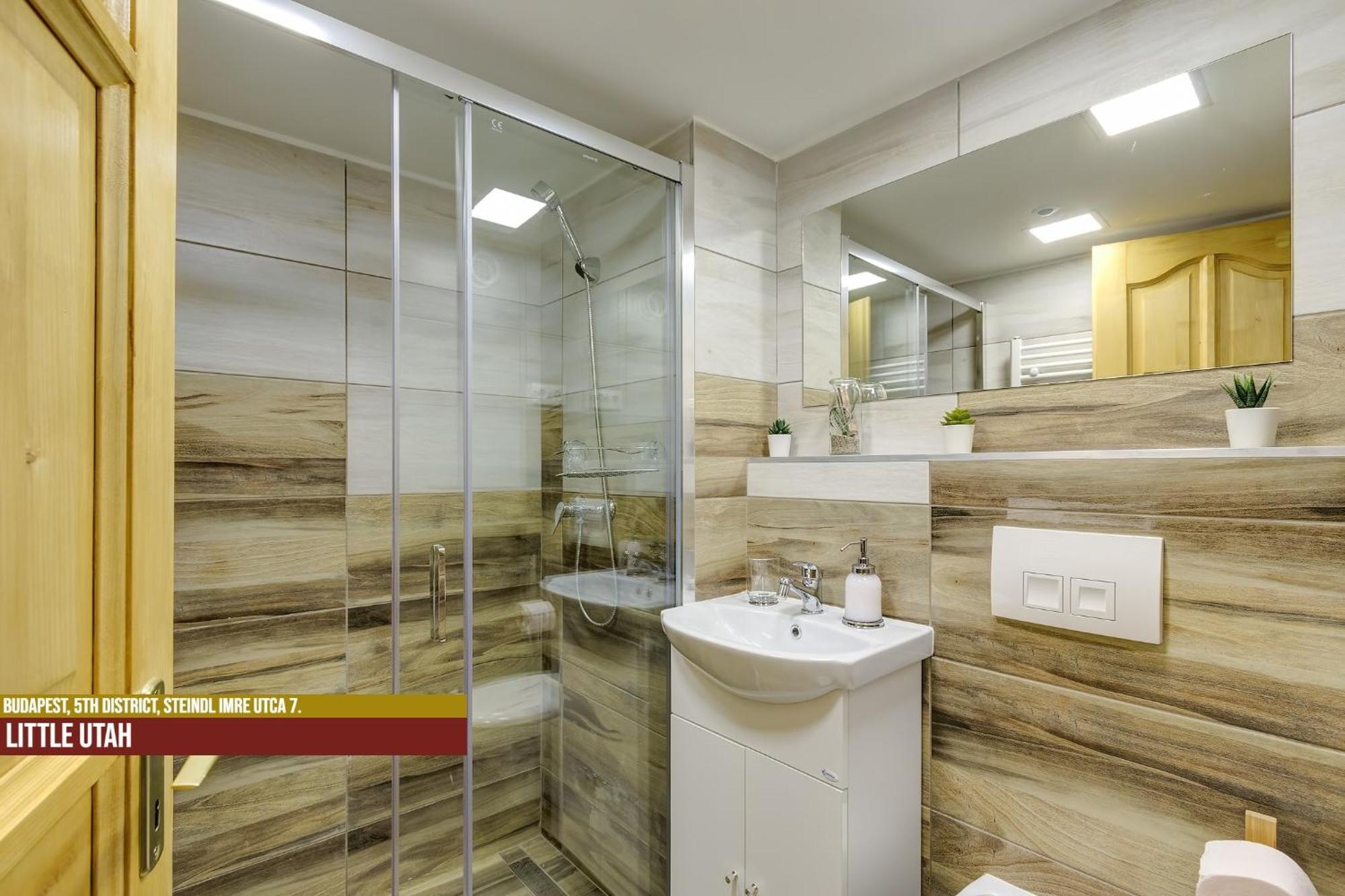 Little Americas Parliament Apartments Budapest Exterior photo